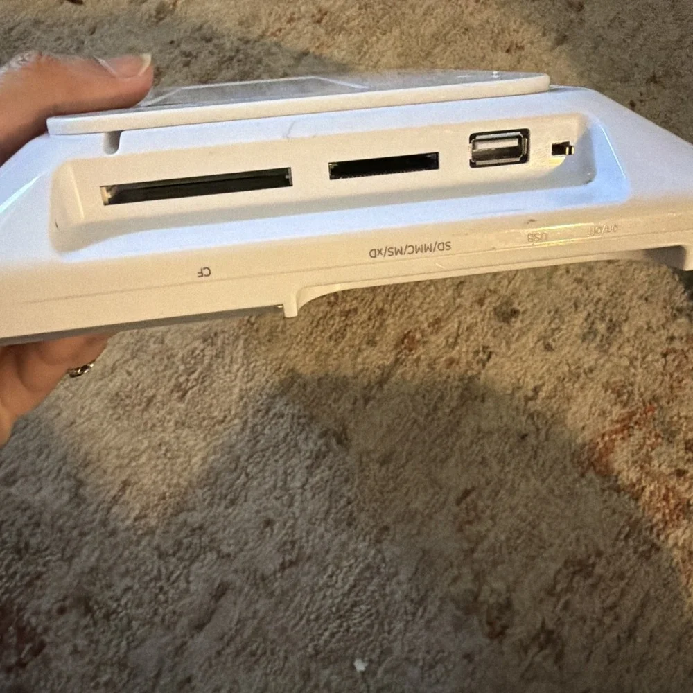 Audiovox Electronics Homebase Digital Message/Video Center:no Cord Or Extras